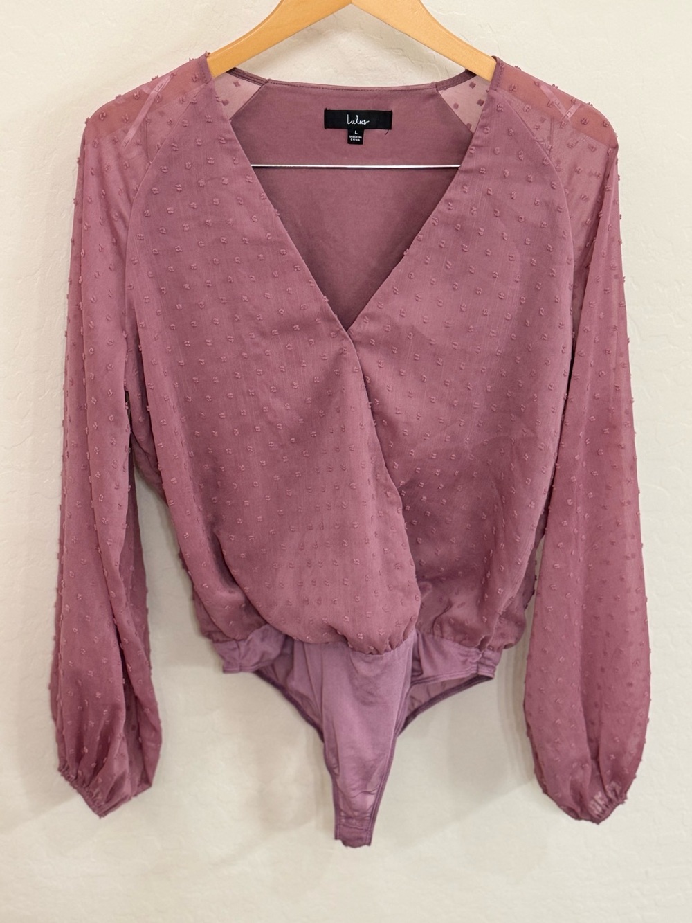 Lulus Precisely Posh Mauve Swiss Dot Balloon Sleeve Surplice Bodysuit Large EUC